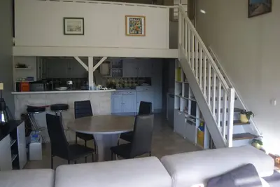 Image de charmant studio mezzanine de 60 m2