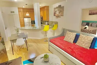 Image de Med 2bdr 2Bth 2 KgBD Nrg Dt Zoo Galleria Pool 4ktv