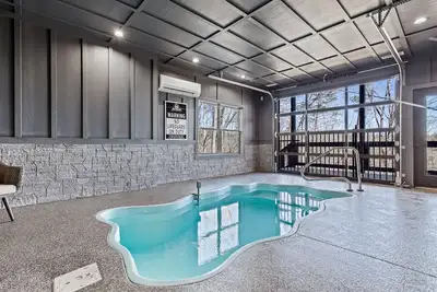 Image de Firefly Nights | Private Heated Pool, Game Room + Pet Friendly!