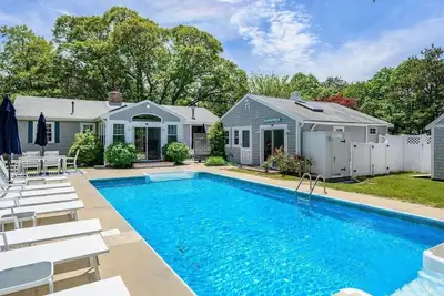 Image de Private Dog-Friendly Home with Heated Pool & Guest Cottage at National Seashore