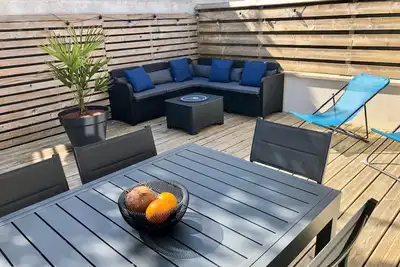 Image de \"Le Spot\" proche du centre-ville et de la plage.