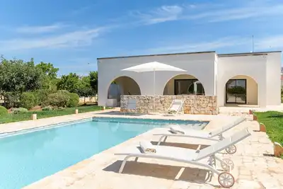 Image de Charme Ostunese con piscina by Wonderful Italy