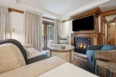 The Aspen Mountain Residences 19ab