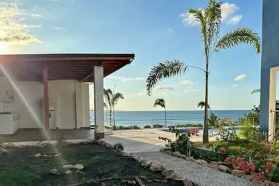 Image de Luxury BeachFront Villa with Private pool and Ocean View!