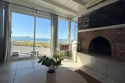 Image de Casa Playa - Beachfront paradise sandy beach