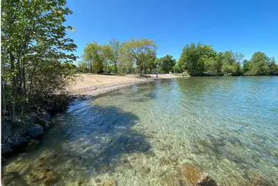 Image de Cozy Cottage Across Lake Simcoe