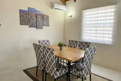 Image de Safe & Spacious 2 Br Apt, Budget Friendly on South\n