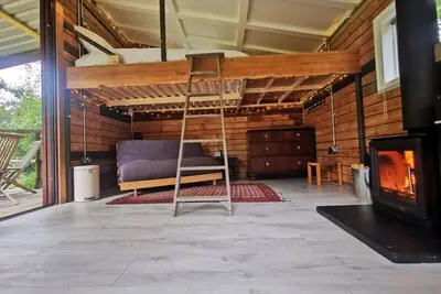 Image de the Dell-Cabane-Salle de bain partagée-de Luxe-Vue sur le bois