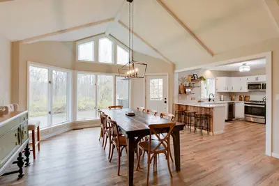 Image de East Aurora Home ~ 18 Mi to Downtown Buffalo!