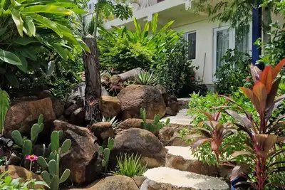 Modern garden apartment close to airport and sea