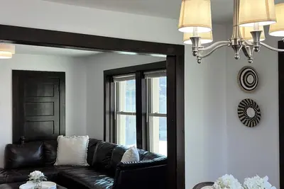 Image de Large Three bedroom apartment, Main St. , Goshen