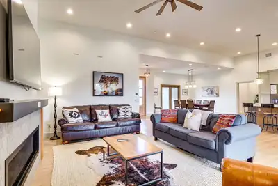 Image de Large Group Getaway in Georgetown w/ Private Pool!