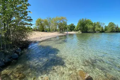 Image de Rustic Cabin Across Innisfil Beach Park
