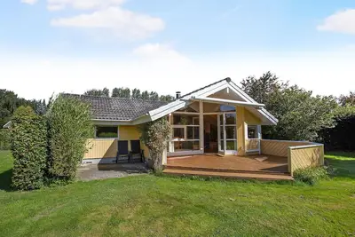 Image de Belle maison à Tisvildeleje avec sauna