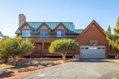 Image de Large Log Home Near Zion