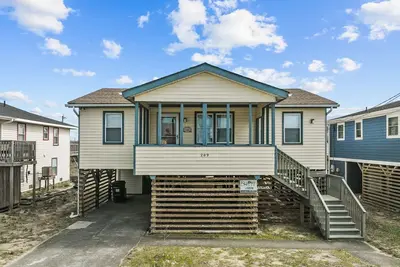 Image de 5070- Beach Fort, Beach Fort: 4-bedroom, 2-bathroom house, short walk to the beach.