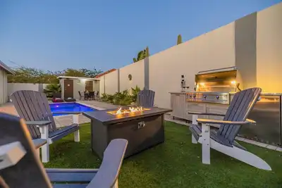 Image de Luxury Outdoor Oasis|Bbq|Fire Pit|Pool|5 min>Beach