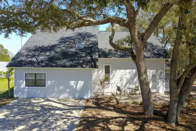 Image de Bayside Cove Retreat: Your Coastal Escape