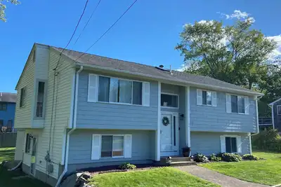 Image de Spacious Summer Rental in Bonnet Shores/Narragansett, Ri. Close to area beaches.