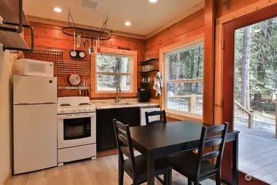 Discover Adventure: Tiny Cabin Nestled in the Enchanting North Cascades