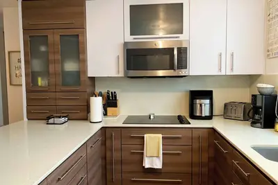 Image de Sand Dollar Beachfront Condo! New upgrades, steps from the beach! Paradise!