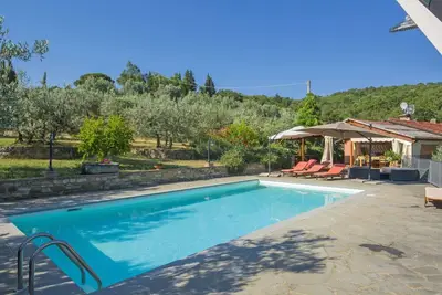 Belle maison de vacances privée avec Wifi, piscine privée, Tv, patio, vue panoramique, parking