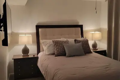 Image de Basement. Great Location. 1 min away from the freeway. 5 mins from the downtown