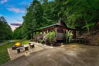 Image de Log Cabin/Hot Tub/Fire Pit/Hanging chair/King Bed