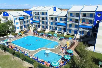 Bel appartement à Caorle avec balcon
