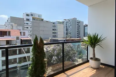 w* | Cozy 3br with balcony in Miraflores