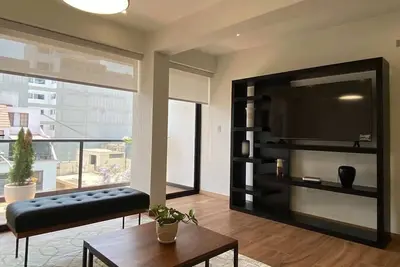 w* | Beautiful 3br with balcony in Miraflores