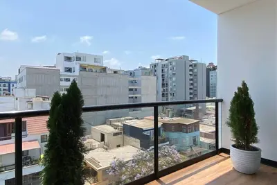 w* | Awesome 3br with balcony in Miraflores