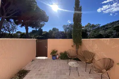 Image de Mazet rénové avec piscine, tennis, 2 terrasses à Cavalaire-sur-Mer.