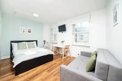 Image de Flat 3 Greek Street Apartment\n\n