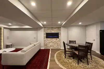 Image de Spacious Bottom-Floor 2br Suite