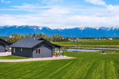 Image de Family Friendly Cabins w/ Mountain & Wildlife View