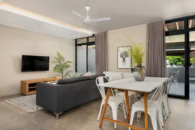 Image de Spacious 2-Bedroom Apartment in Gardens