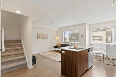 Image de Newly Built Home ~ Burlington ~ Comfort ~ Cozy