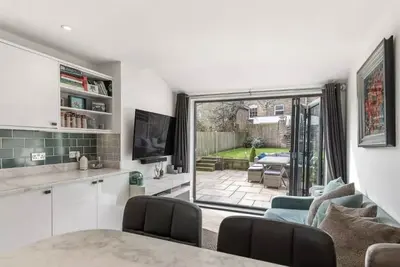 Image de Stunning 2 Bedroom Garden Flat!
