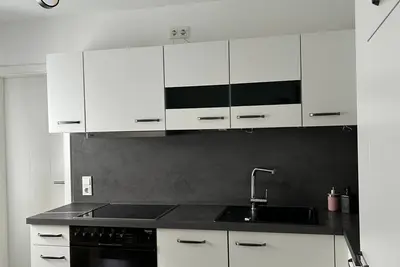 Image de Modern Renovierte Wohnung in Zentraler Lage