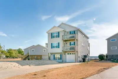 Image de Breathtaking sound & sunset views from this waterfront home on Colington Island!