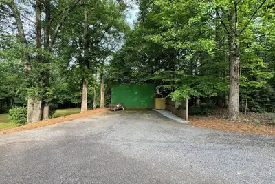 Image de Water's Edge Oconee - Rest & Play by River, Lake, and Pool close to Athens, Ga