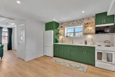 Image de Downtown Stratford’s Luxury 2 Bdr Suite with Kitchen *Brand New*