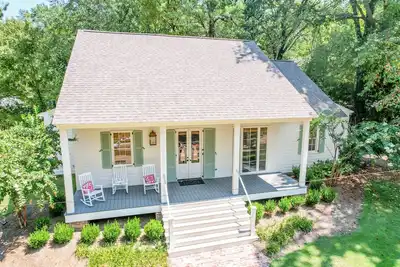 Image de Southern Charmer 1/2 mile from downtown Oxford!