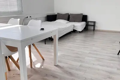 Image de Bright, comfy, industrial looking