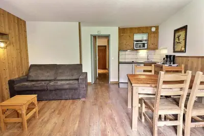 Image de À 50m des pistes de ski, 1er étage, balcon, casier à ski, 31m², La Tania