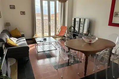 Image de Appartement spacieux type T3, avec parking, privatif sur demande en centre-ville