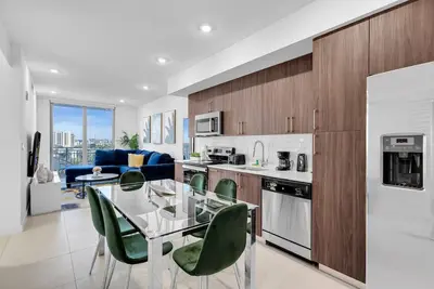 Image de Charming 3-Bed Mins from Brickell W/ Free Parking