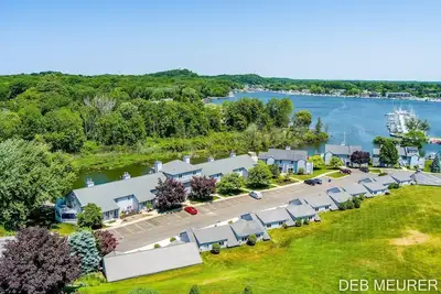 Image de Open Layout Townhome Near All the Fun