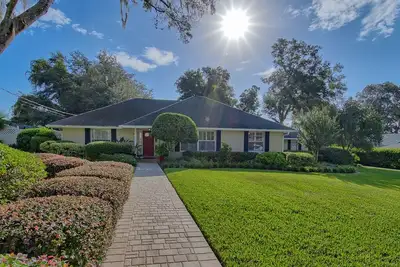 Image de 3/2 Ocala Home, Historic District and Town Sq.